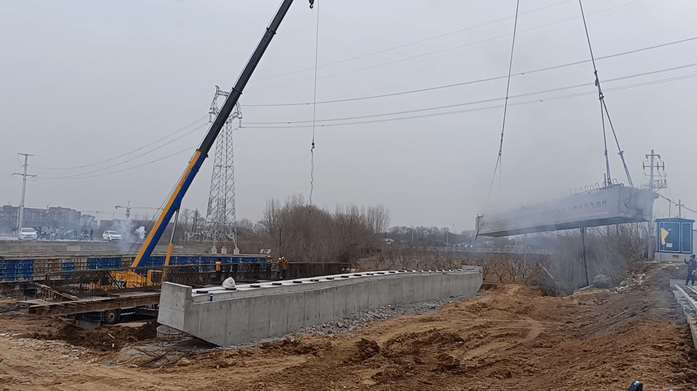 最新進展！天佑大道南延工程大橋開始架梁了！